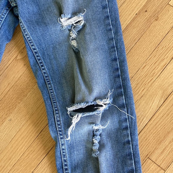 Levis Demi Curve Low Rise Skinny - Picture 4 of 7